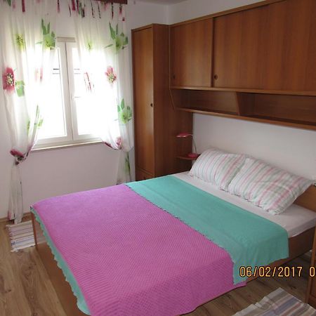 Guest House Vanessa 수페타르 외부 사진